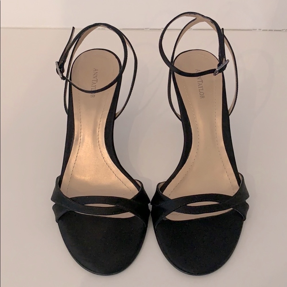 Ann Taylor Black Satin Sandal. Size 7
